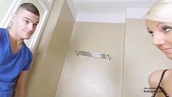 فيلم سكس ممتع نيك ومص مثير على السرير